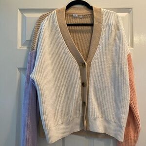 Super cute gap V-neck sweater. xl